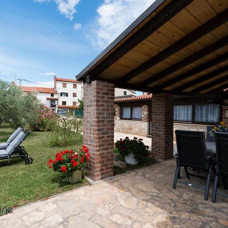 Charming Stone Cottage By The Sea Umag Ngoại thất bức ảnh