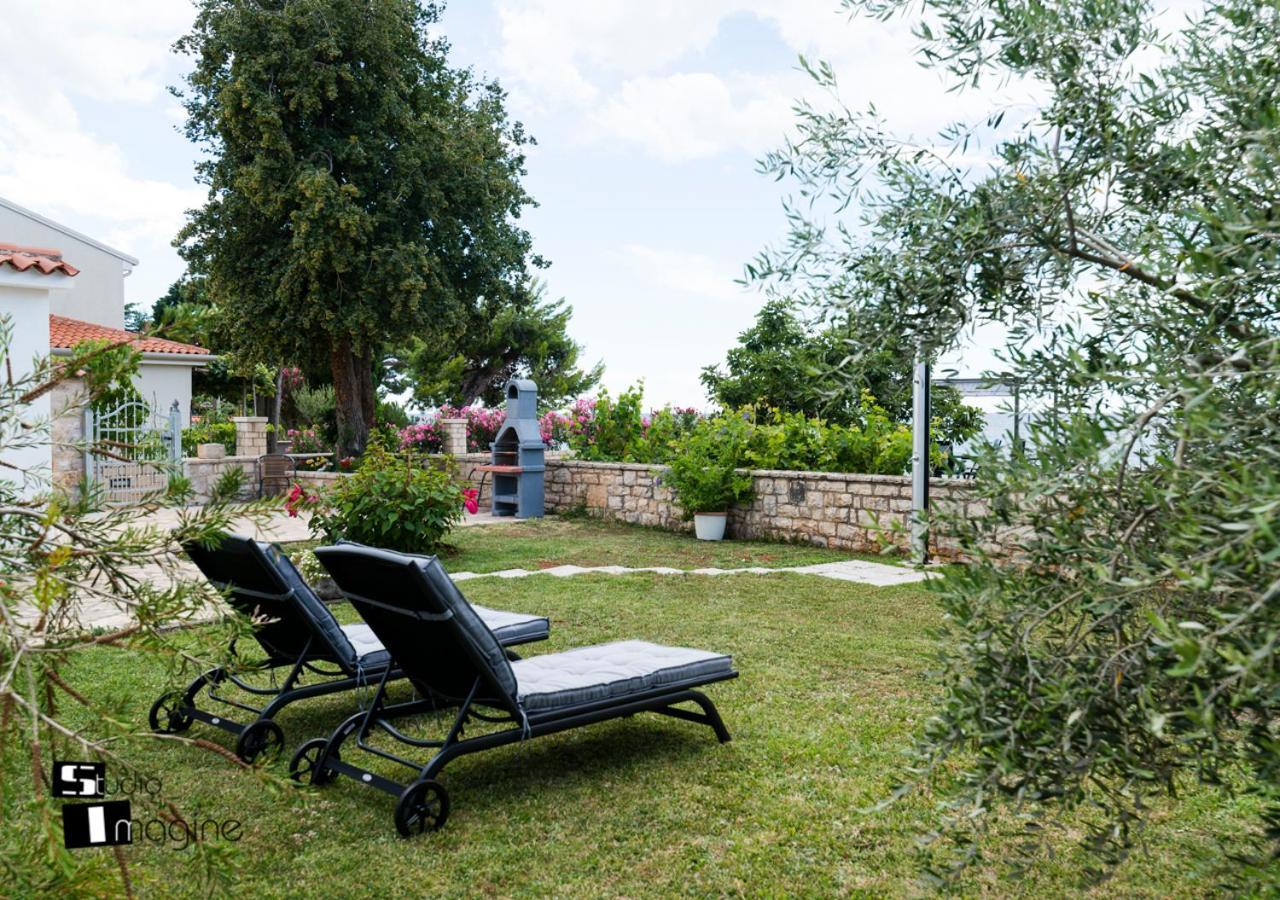 Charming Stone Cottage By The Sea Umag Ngoại thất bức ảnh