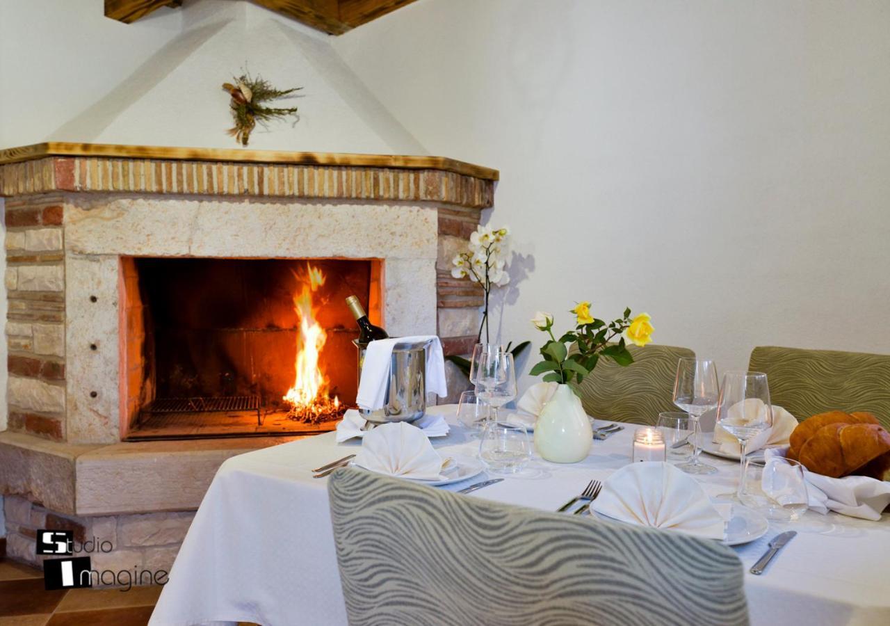 Charming Stone Cottage By The Sea Umag Ngoại thất bức ảnh