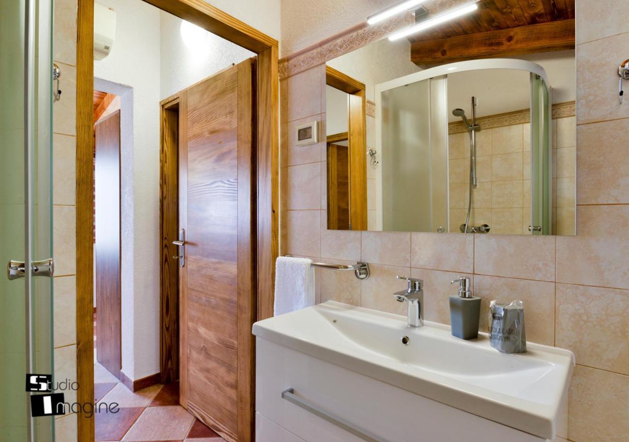 Charming Stone Cottage By The Sea Umag Ngoại thất bức ảnh