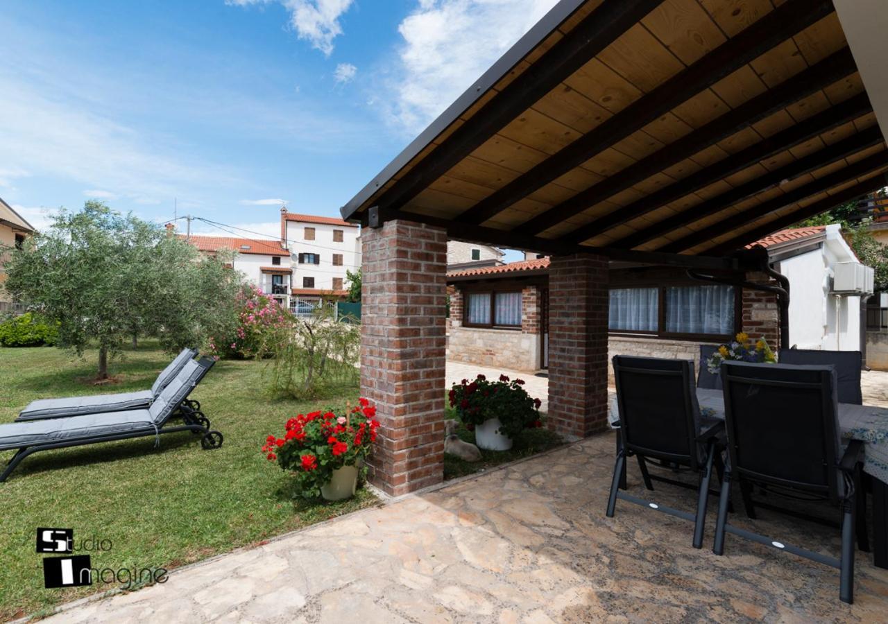 Charming Stone Cottage By The Sea Umag Ngoại thất bức ảnh