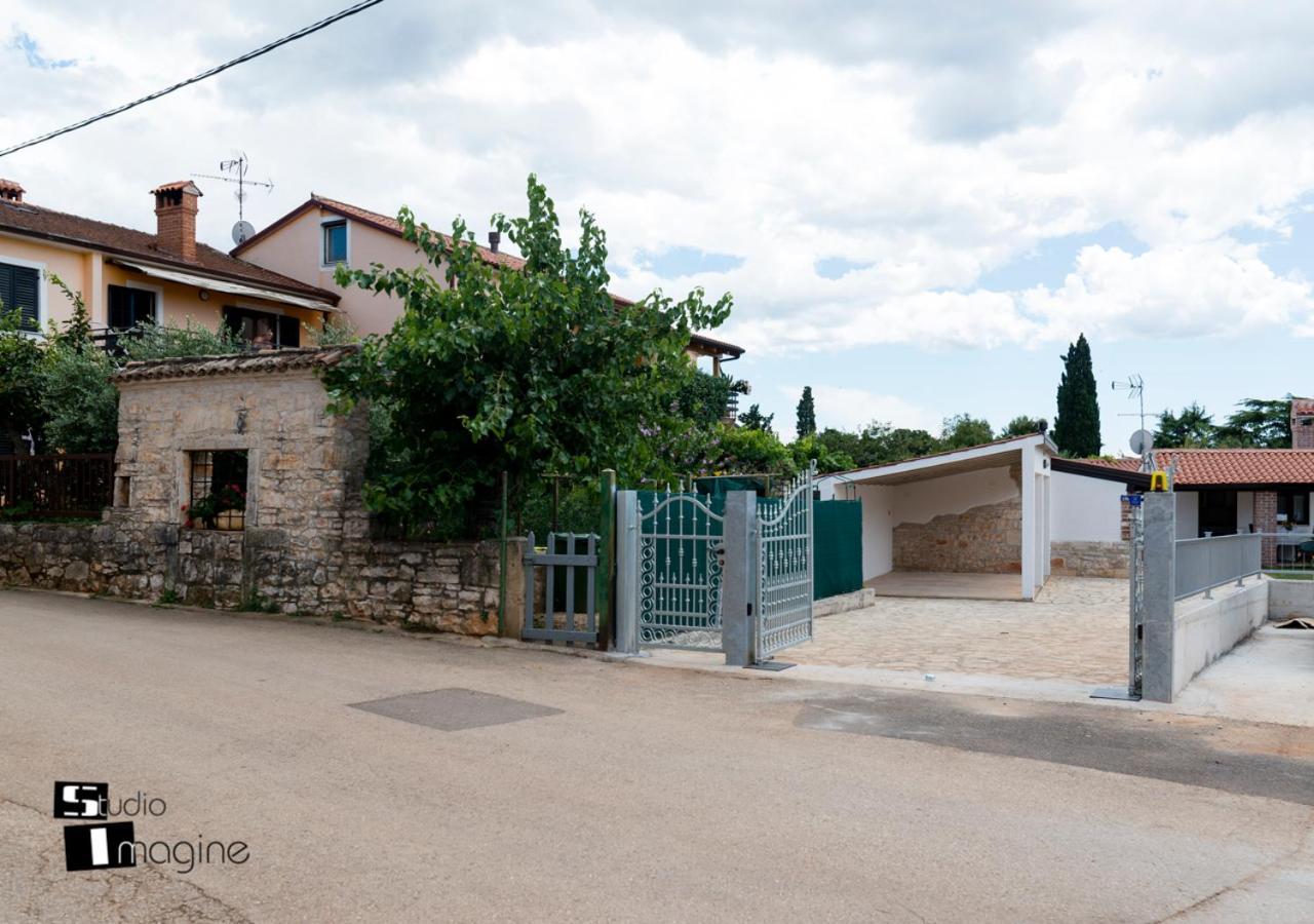 Charming Stone Cottage By The Sea Umag Ngoại thất bức ảnh