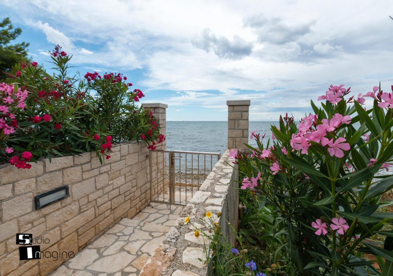 Charming Stone Cottage By The Sea Umag Ngoại thất bức ảnh