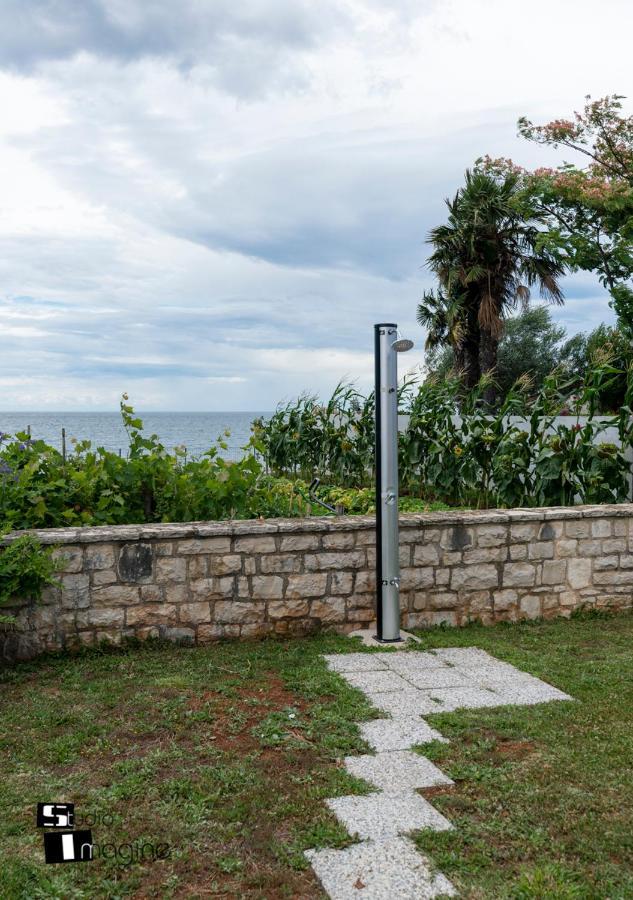 Charming Stone Cottage By The Sea Umag Ngoại thất bức ảnh