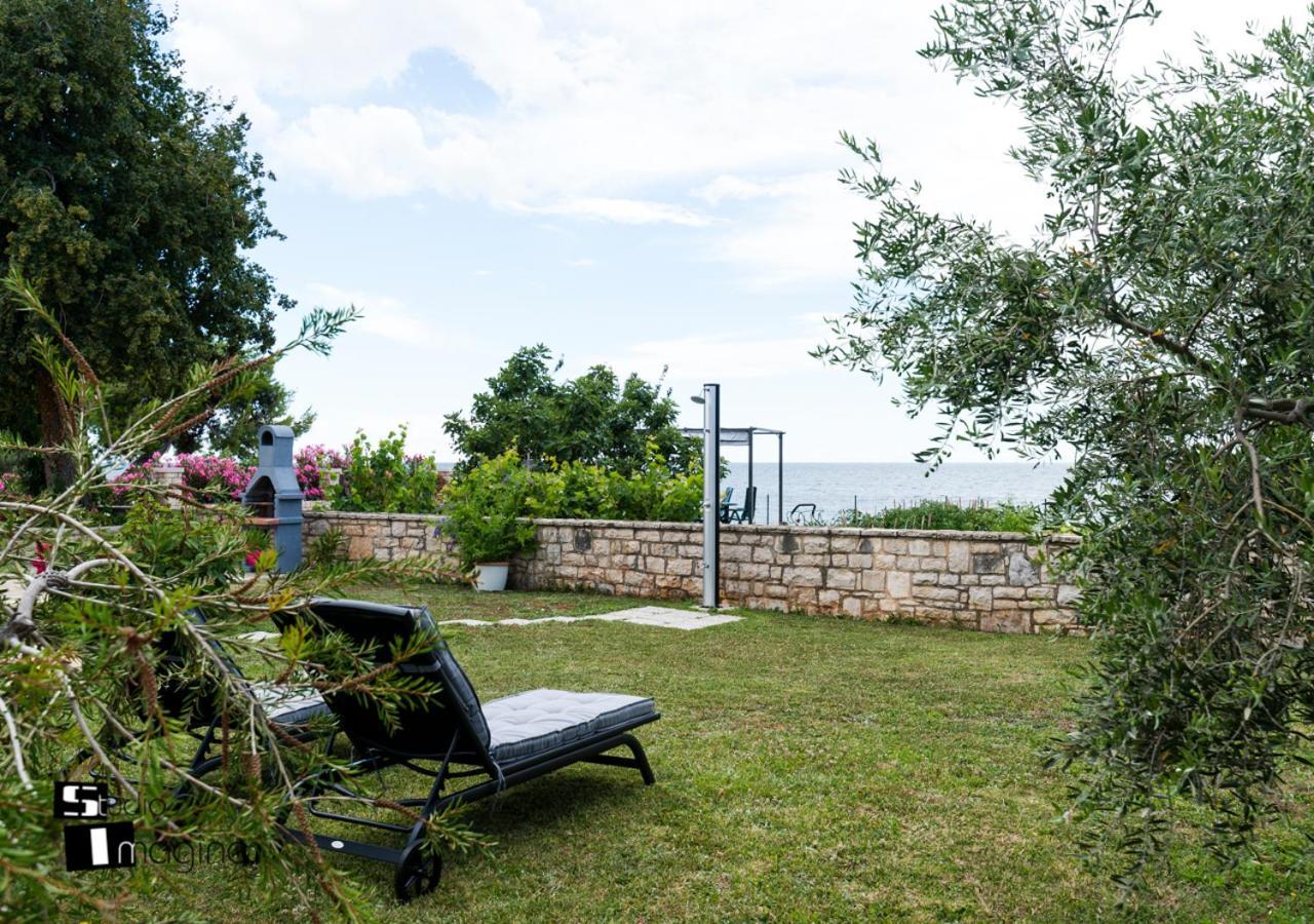 Charming Stone Cottage By The Sea Umag Ngoại thất bức ảnh