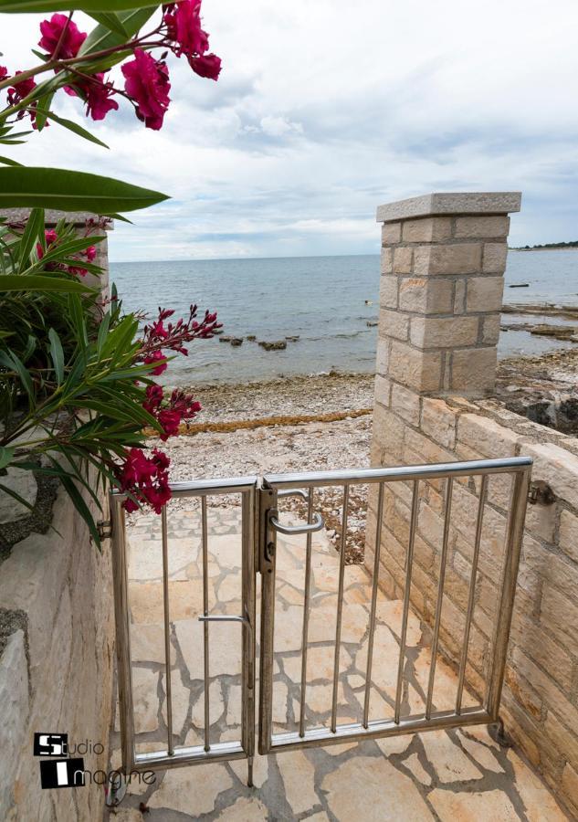 Charming Stone Cottage By The Sea Umag Ngoại thất bức ảnh