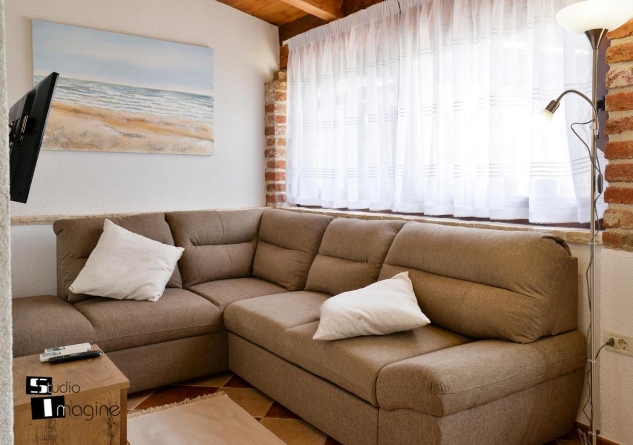 Charming Stone Cottage By The Sea Umag Ngoại thất bức ảnh
