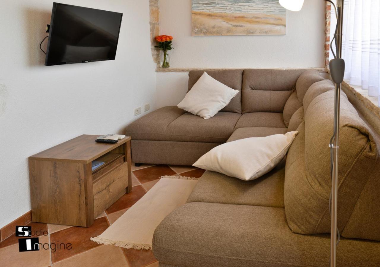 Charming Stone Cottage By The Sea Umag Ngoại thất bức ảnh