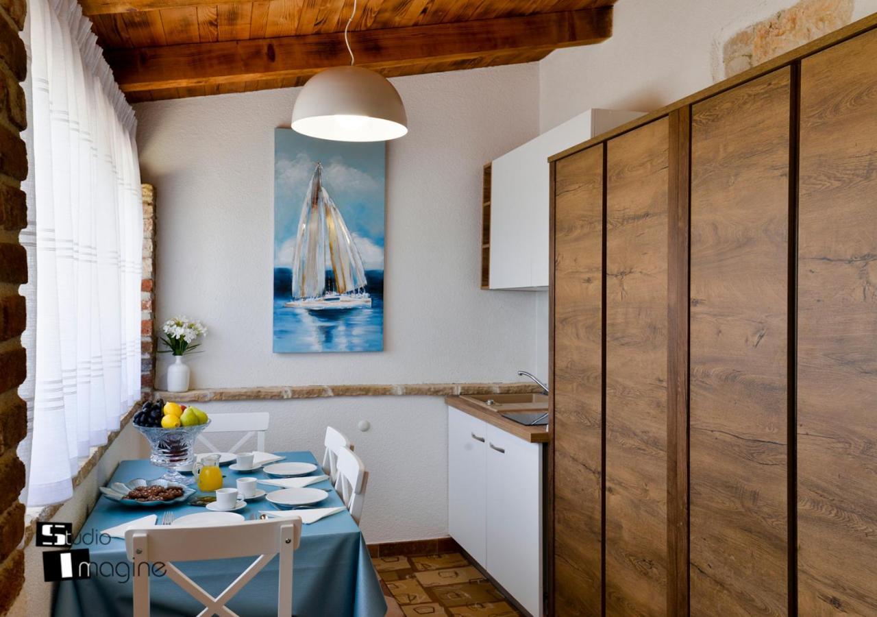 Charming Stone Cottage By The Sea Umag Ngoại thất bức ảnh